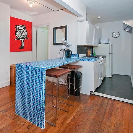 Mid Town East Street Apartments Next To Times Square New York Room photo